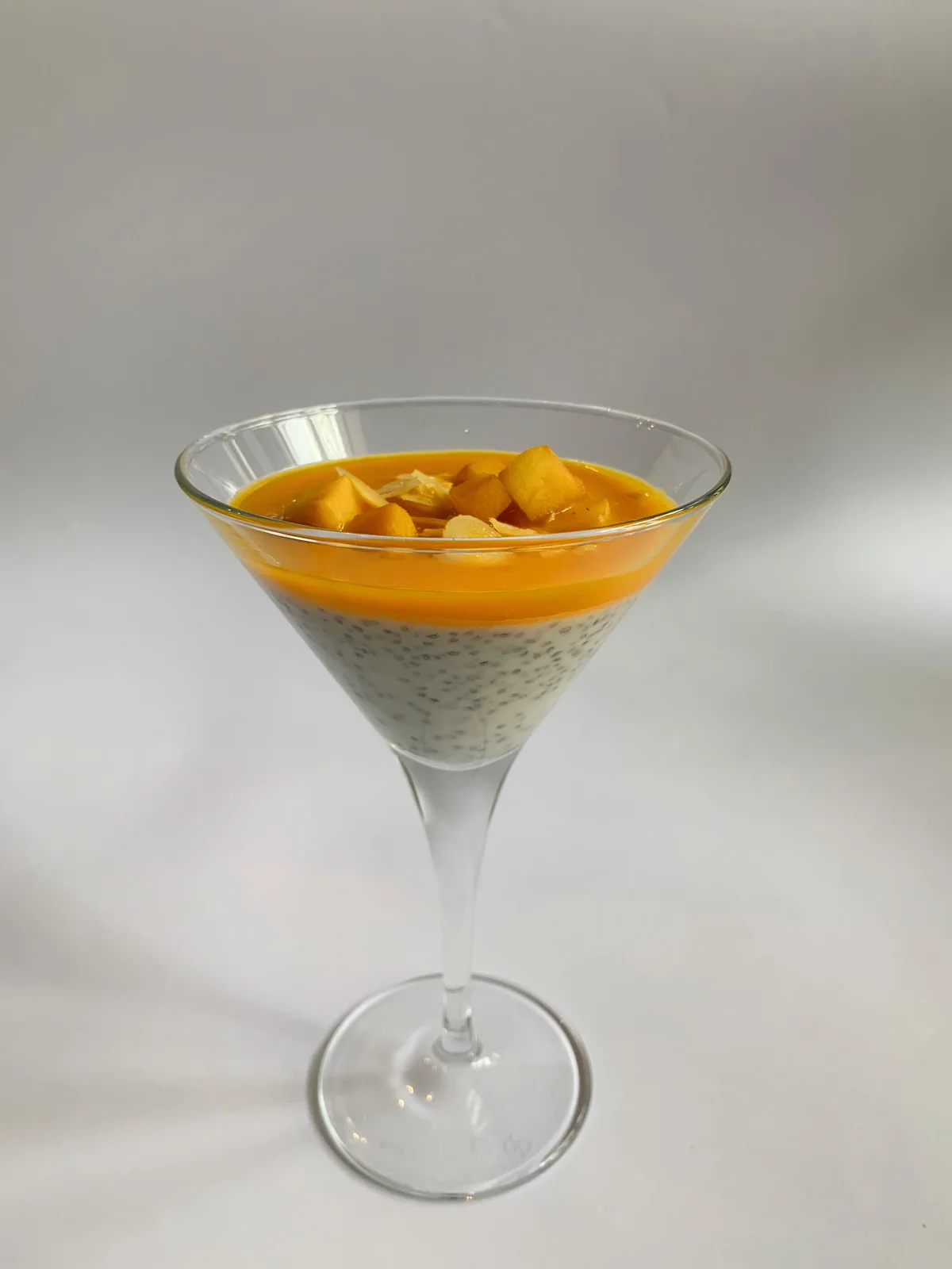 Hišni Mango Chia puding