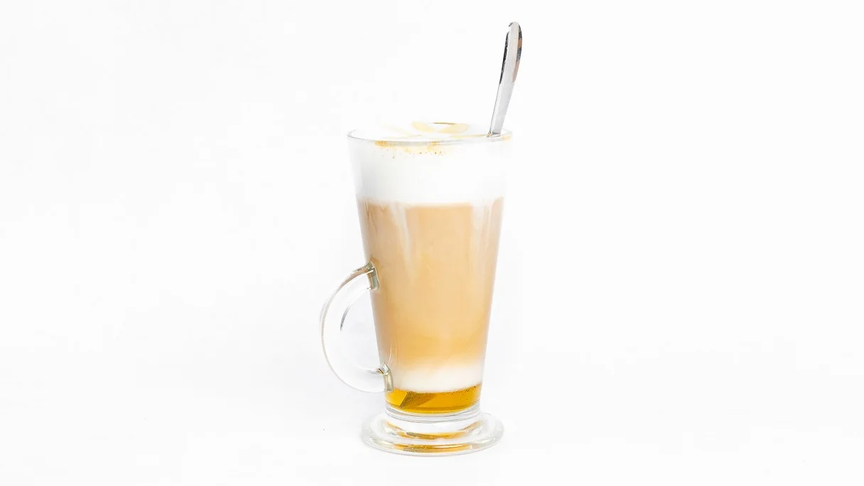 Latte s praženimi lešniki