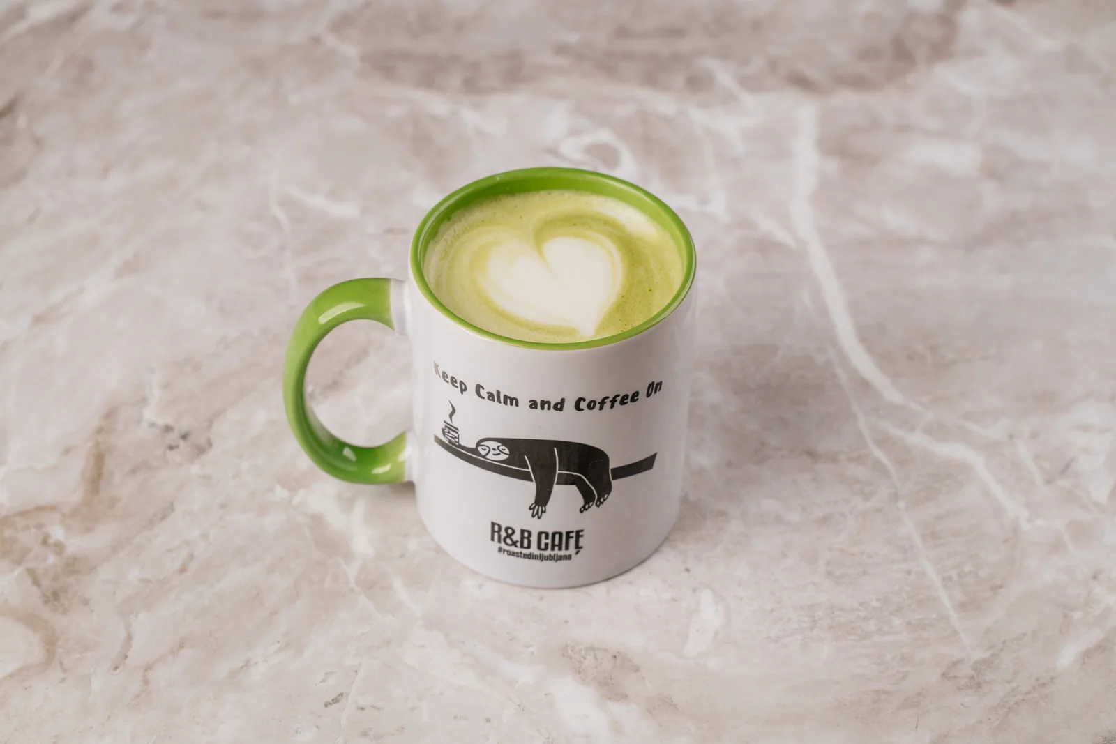 Matcha čaj z mlekom